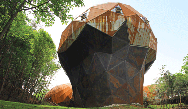 The library wing of the centre stands on a concrete and steel structure that contains a rainwater reservoir