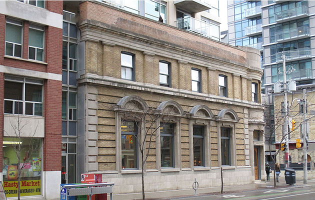 Facadism NE corner of Sherbourne and King 2015 12 01 b 23447433706