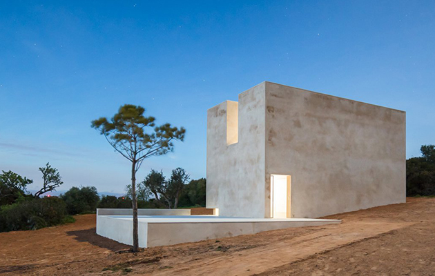 alvaro siza vieira hillside chapel lagos 1800