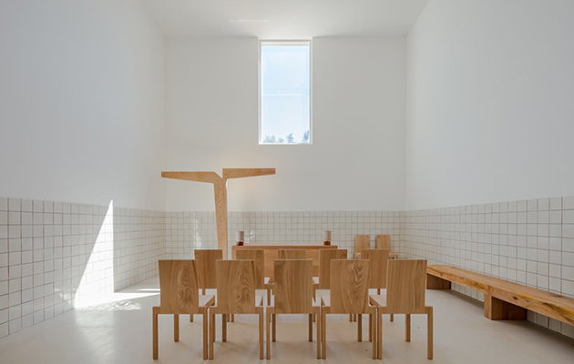 alvaro siza vieira hillside chapel lagos 7