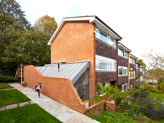 Folded Wedge Townhouse by Russell Hunt Architects