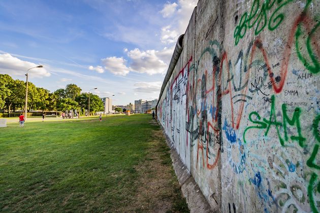 luis diego hernandez berlin wall