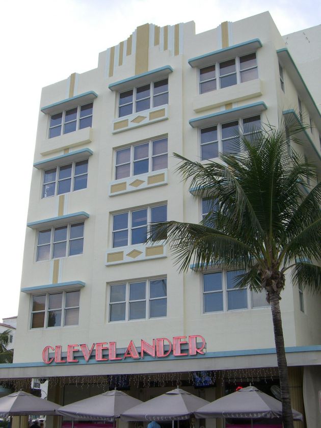 Clevelander Hotel in South Beach Miami. Photo by Alejandro Forero Cuervo via Flickr