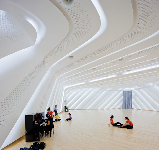 Guangzhou Opera House. Photo by Iwan Baan