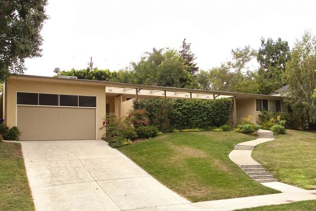 Case Study House No. 1 designed by J. R. Davidson in 1948. Photo by Junkyardsparkle via Wikimedia