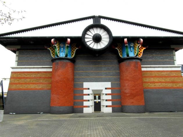 Isle of Dos Pumping Station.Photo by Reading Tom via Flickr