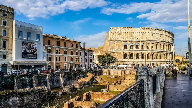 Usually thronged with tourists, Rome now lies silent.