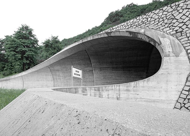 entrance to tunnel - iconeye.com