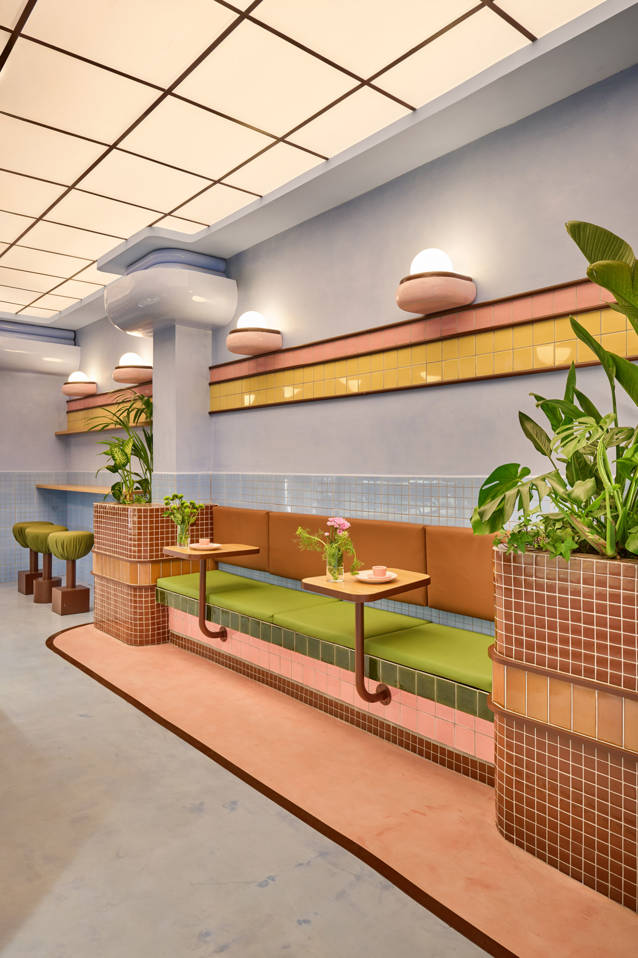 Masquespacio Barcelona Amiko interior ice cream shop plants
