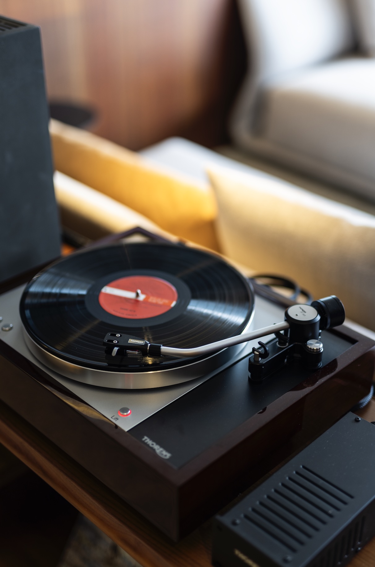 Il Sereno Hotel listening suite detail